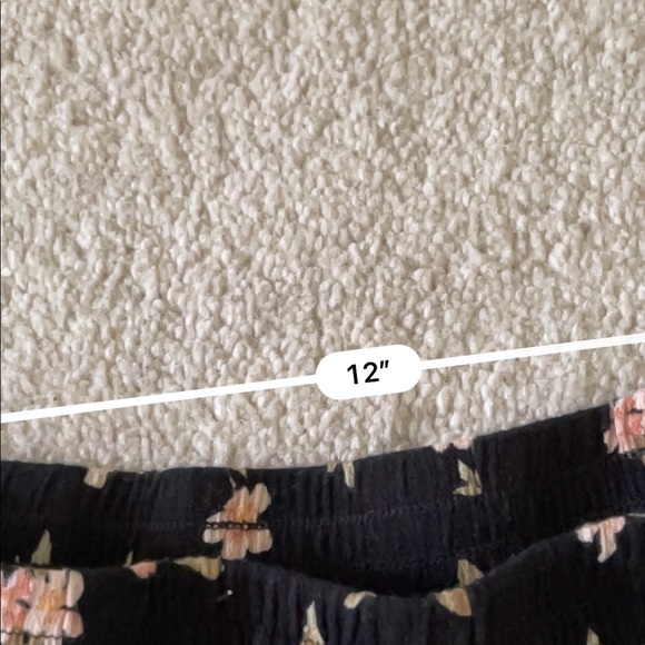 American Eagle floral ruffle shorts - Picture 3 of 4